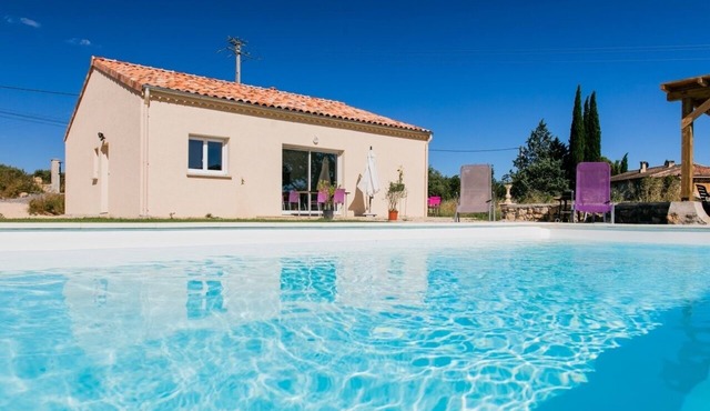 Gite sleeps 8 any comfort with swimming pool south Ardèche