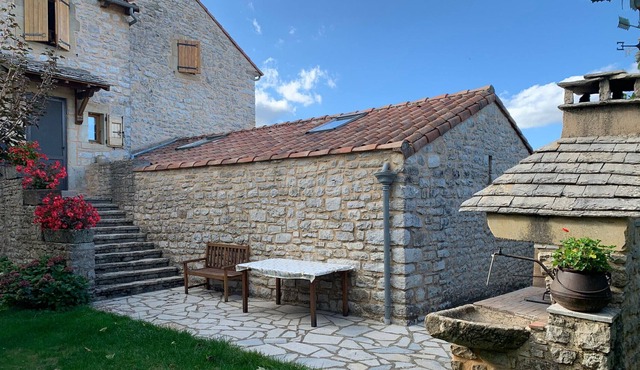 Gite Saint-Jean-et-Saint-Paul, 4 bedrooms, 8 persons