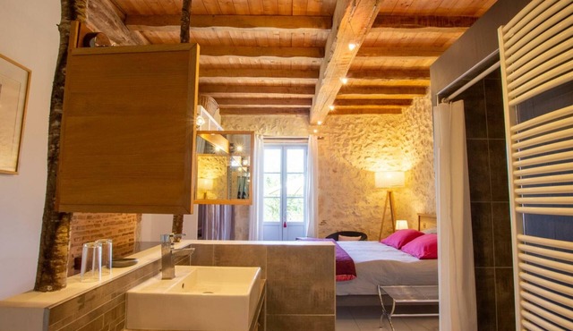 Gite Saint-Pierre-de-Chignac, 5 bedrooms, 11 persons