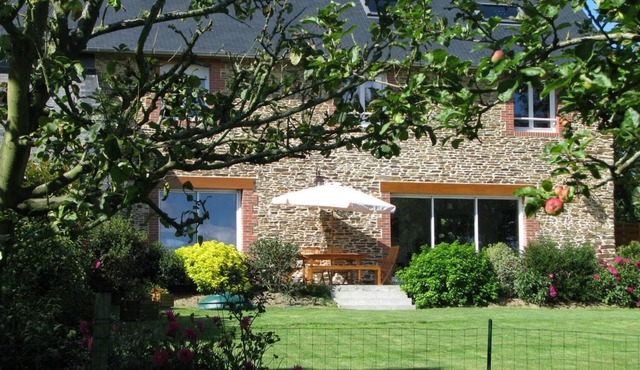 Gite Saint-André-de-l'Épine, 3 bedrooms, 8 persons