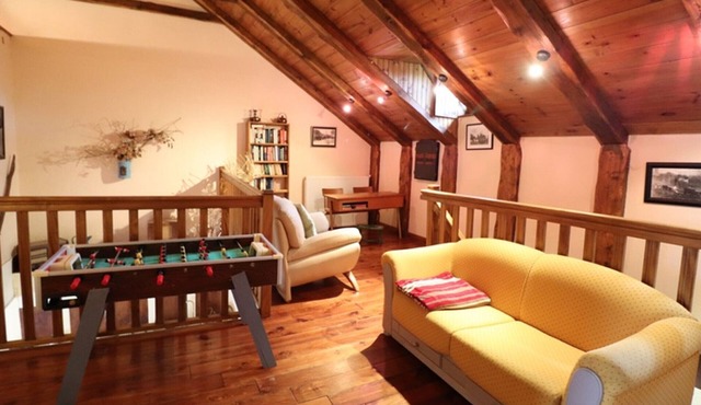 Gite Saint-Bonnet-de-Condat, 5 bedrooms, 15 persons