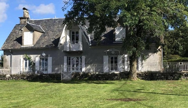 Gite Saint-Bonnet-de-Salers, 2 bedrooms, 5 persons