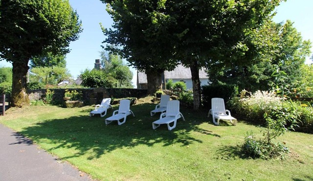 Gite Saint-Bonnet-de-Salers, 4 bedrooms, 8 persons