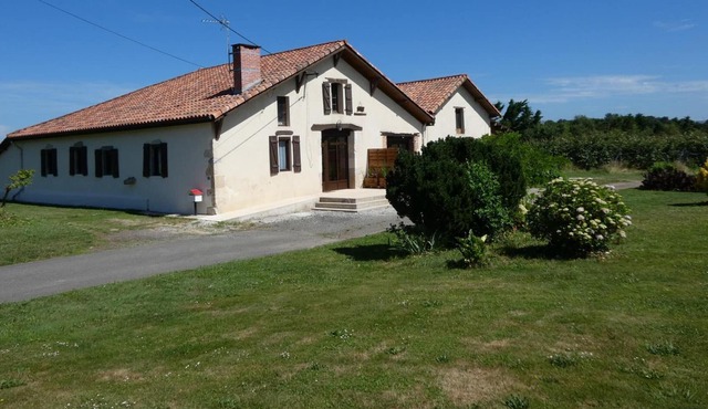 Gite Saint-Lon-les-Mines, 3 bedrooms, 7 persons