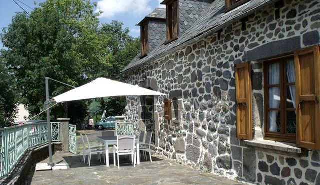 Gite Saint-Paul-de-Salers, 4 bedrooms, 8 persons