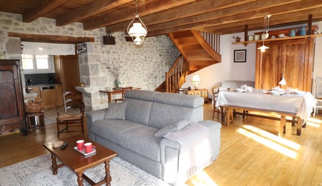 Gite Saint-Saury, 3 bedrooms, 5 persons