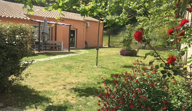 Gîte Sainte Octime - in the heart of a vineyard between the Cevennes and Camargue.