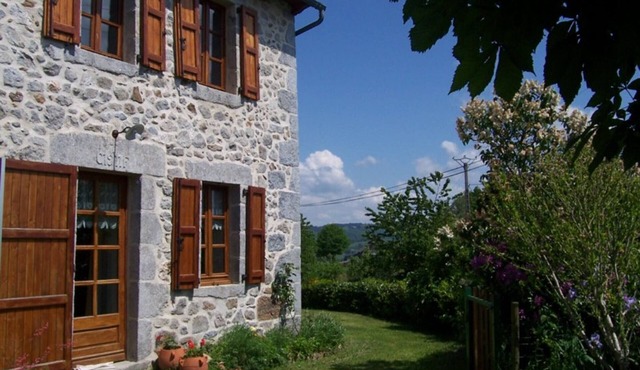 Gite Sansac-Veinazès, 2 bedrooms, 4 persons