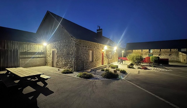 Gite sleeps 14, ideal for families and gatherings, quiet location.