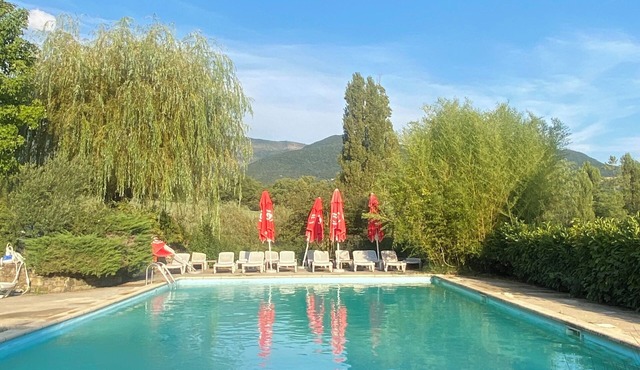 Gite sleeps 20 with a 16-seater Jacuzzi