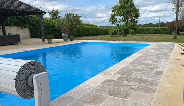 Gite sleeps 4 + option for additional child bed, NEW pool and private grounds