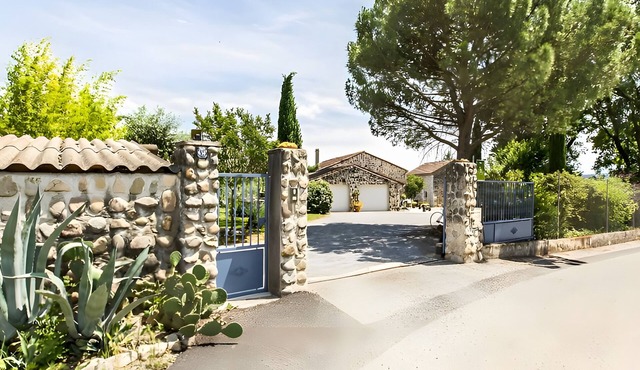 Gite Stéphanie l'Ephedra – Charming 3-Star Home with Pool in Sampzon