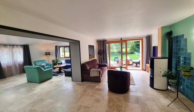 Gite St-Just-la-Pendue, 4 bedrooms, 8 persons