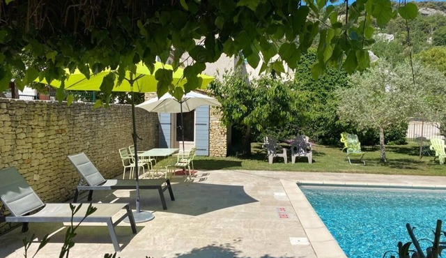 Gîte Studio with Terrace in Venasque