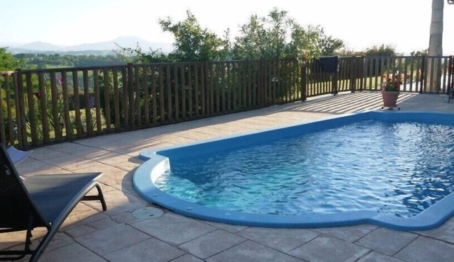 Gîte T3 "Ekilore" - Quiet, swimming pool and view of the Pyrenees