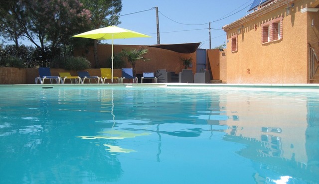 Gîte "TERRASSE" with swimming pool