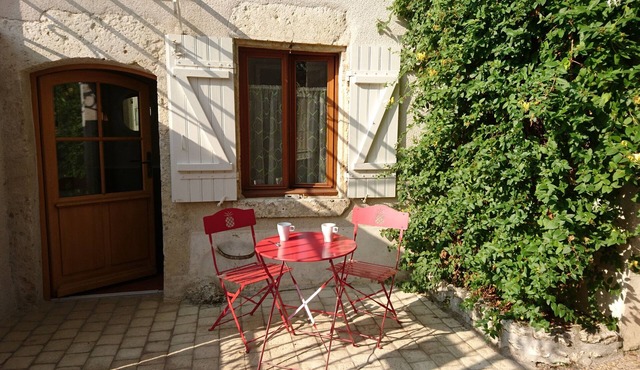 Gite the House of Vivier. Village house on the banks of the Loire