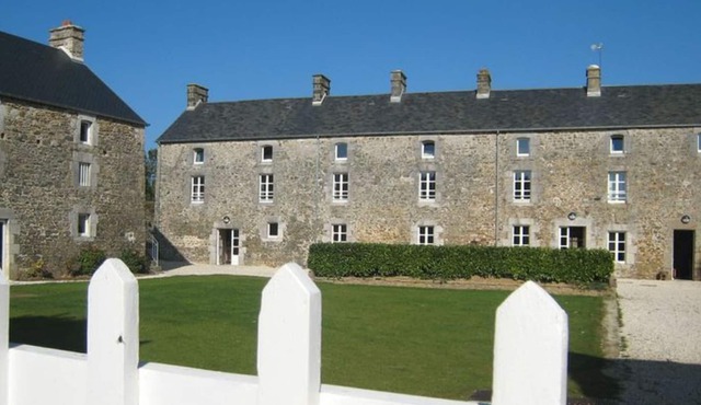 Gite Tourville-sur-Sienne, 4 bedrooms, 11 persons