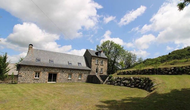 Gite Vèze, 3 bedrooms, 6 persons