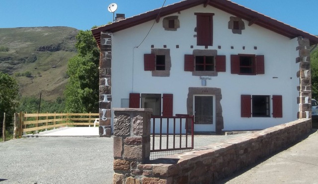 Gite, very nice single house, splendid view.