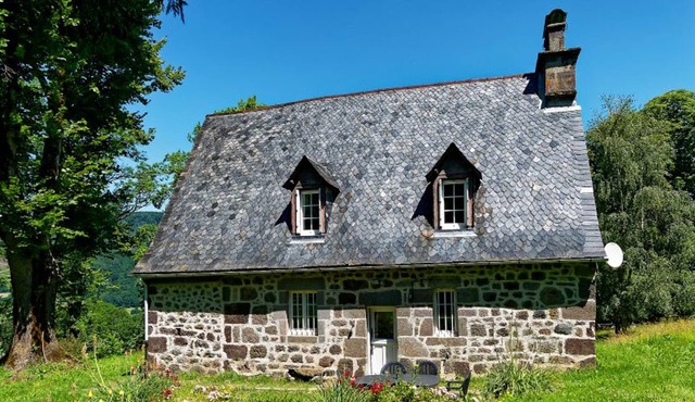 Gite Vic-sur-Cère, 3 bedrooms, 6 persons
