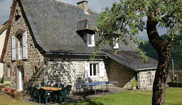 Gite Vic-sur-Cère, 4 bedrooms, 8 persons