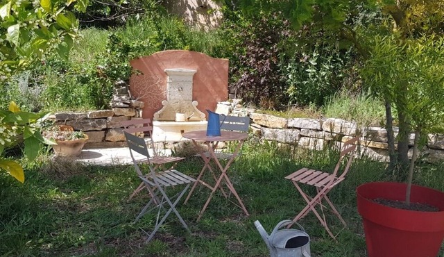 Gite with access to swimming pool