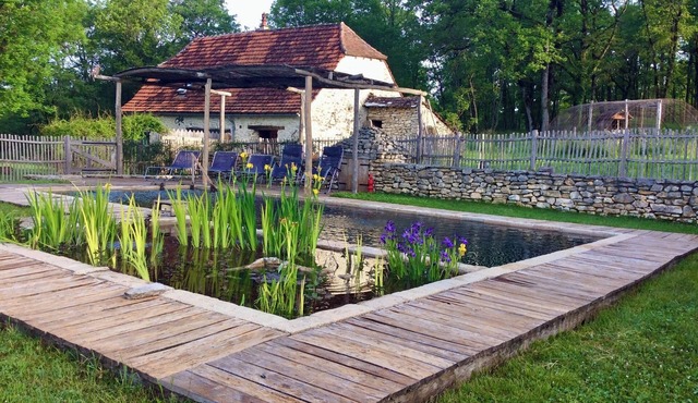 Gîte with ecological swimming pool located in the Dordogne Valley in the Lot department