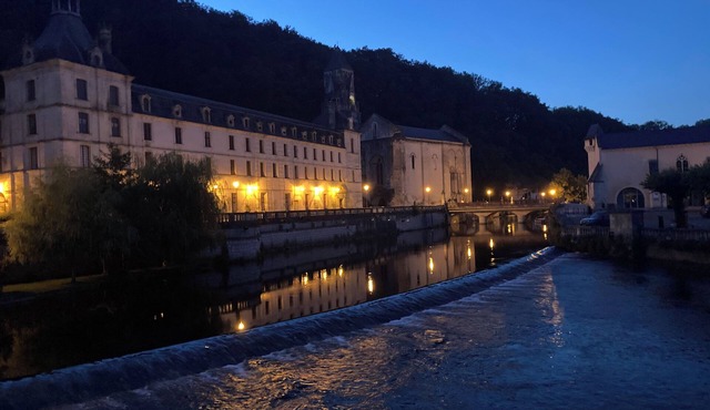 Gite with pool access in the heart of Brantome