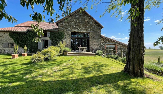 Gîte with terrace and garden near Albi and Cordes sur Ciel