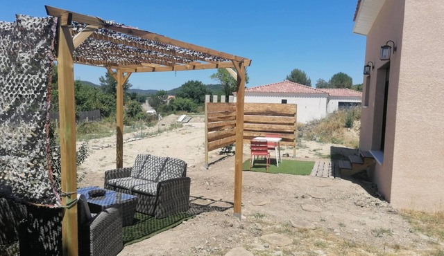 Gite with pool access