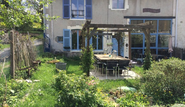 Gite with separate bedroom and living room/kitchen Le Ciel Bleu