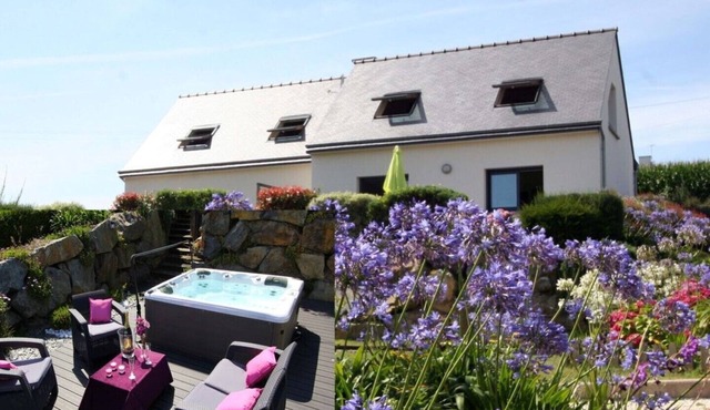 Gite with SPA in Loguivy of the sea facing the island of Brehat close to Paimp .