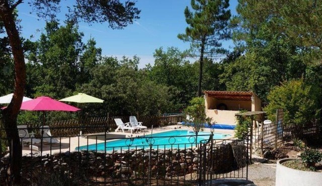 Gite with swimming pool Verdon/Gréoux Bains/Lac Esparron. Pets accepted