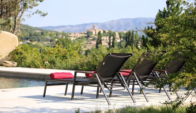 Gîte with swimming pool and panoramic view of Mont Ventoux
