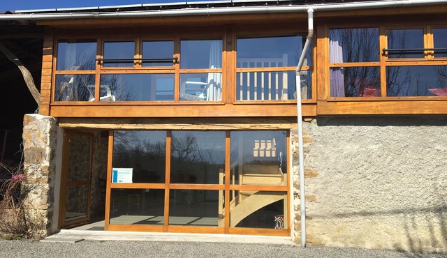 Gîte with swimming pool and view of the Pyrenees