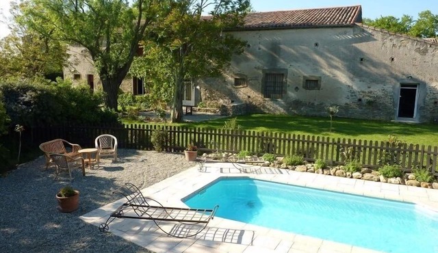 Gîte with swimming pool in the countryside for 6 people, possibility of 2 additional people.
