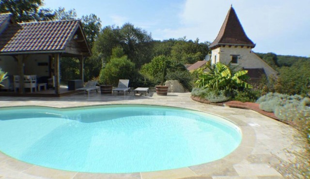 Gite with swimming pool, in a quiet bucolic setting