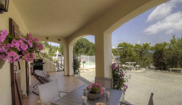 Gîte with swimming pool in the heart of the Corsican mountains