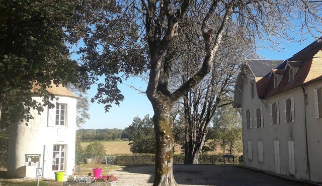 Gîte with terrace in Sauzé-Vaussais