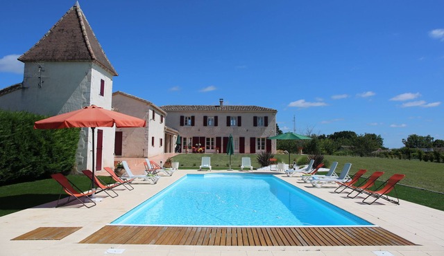 GITES 178m2 + 66m2 7 bedrooms secure heated swimming pool 15x6 m 16 beds