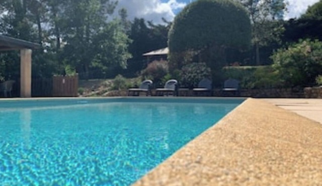 GITES (AIR-CONDITIONED) WITH SHARED POOL TAURIERS