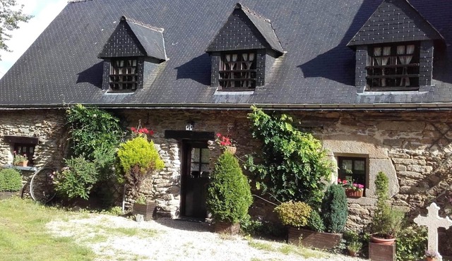 Gites de Camors - Longere Sleeps 8 (4 Bedrooms)