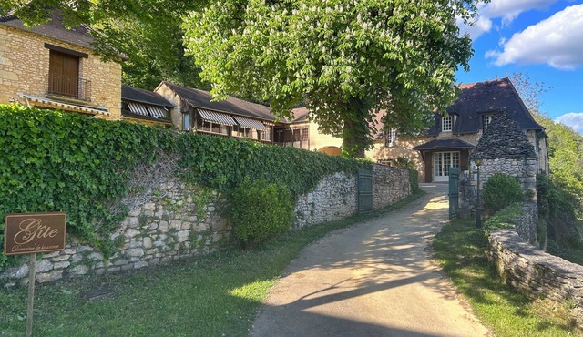 Gites de Charme 18 Personnes Avec Tennis Dans un Parc de 2 ha . Idéal Familles