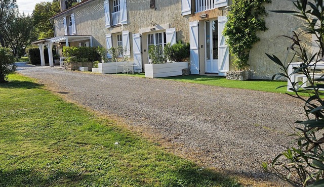 Gites Domaine Saladry Proche du Canal du Midi, Carcassonne, Idéal Pour Famille