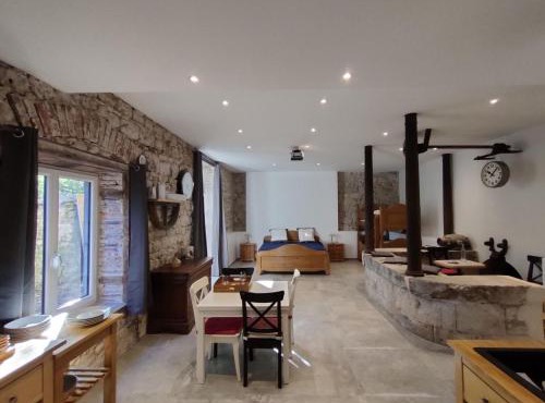 Gites du Longevent Appartement du Moulin Pérouges