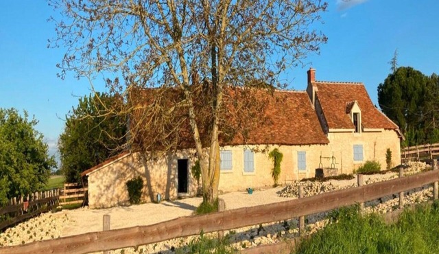 Gites for 2 people at a chateau with a garden