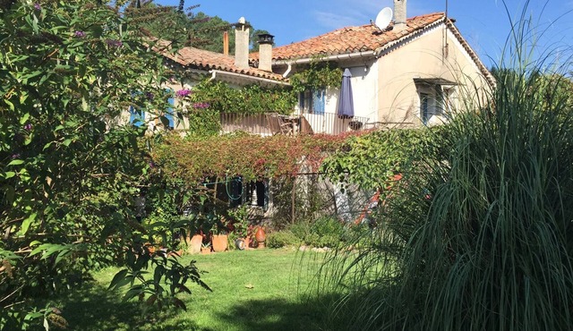 Gîtes in 18th century house with pool and garden, river