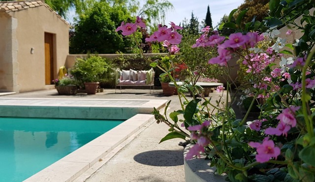 Gites Lou-Cabanoun. Well-being. Pool and pool house (massage) up to 8 people