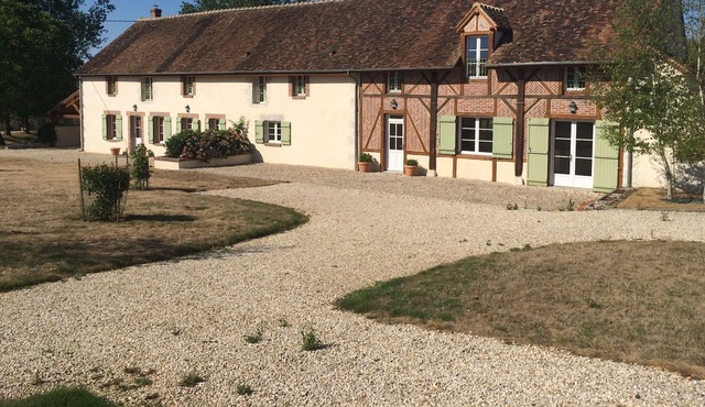 GITES: SOLOGNE / PUISAYE / HOUSE GUARD / SHEEP - close to SANCERRE